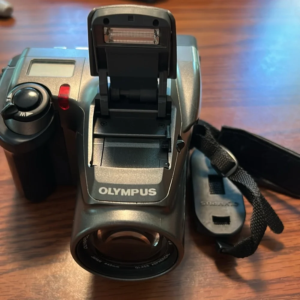 Olympus D-600L Digital Camera